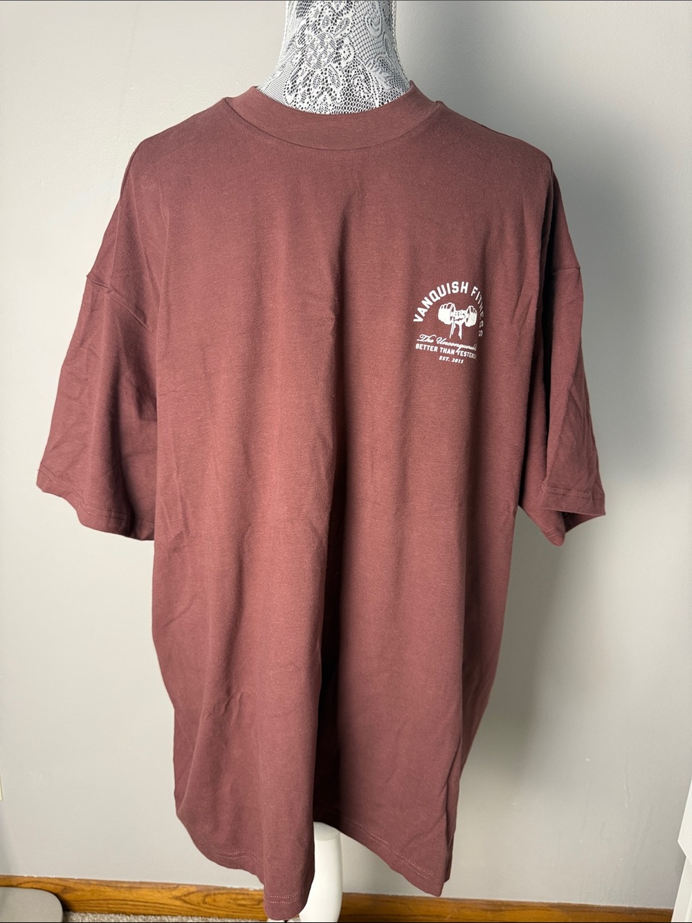 Vanquish Men's Short-Sleeve Crewneck T-Shirt - Maroon